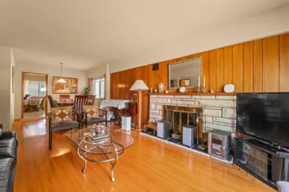 Kitchen Island Photo of 2666 Waverley Avenue, Vancouver, BC