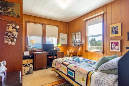 Office / Den Photo of 1077 Point Road, Gibsons, BC