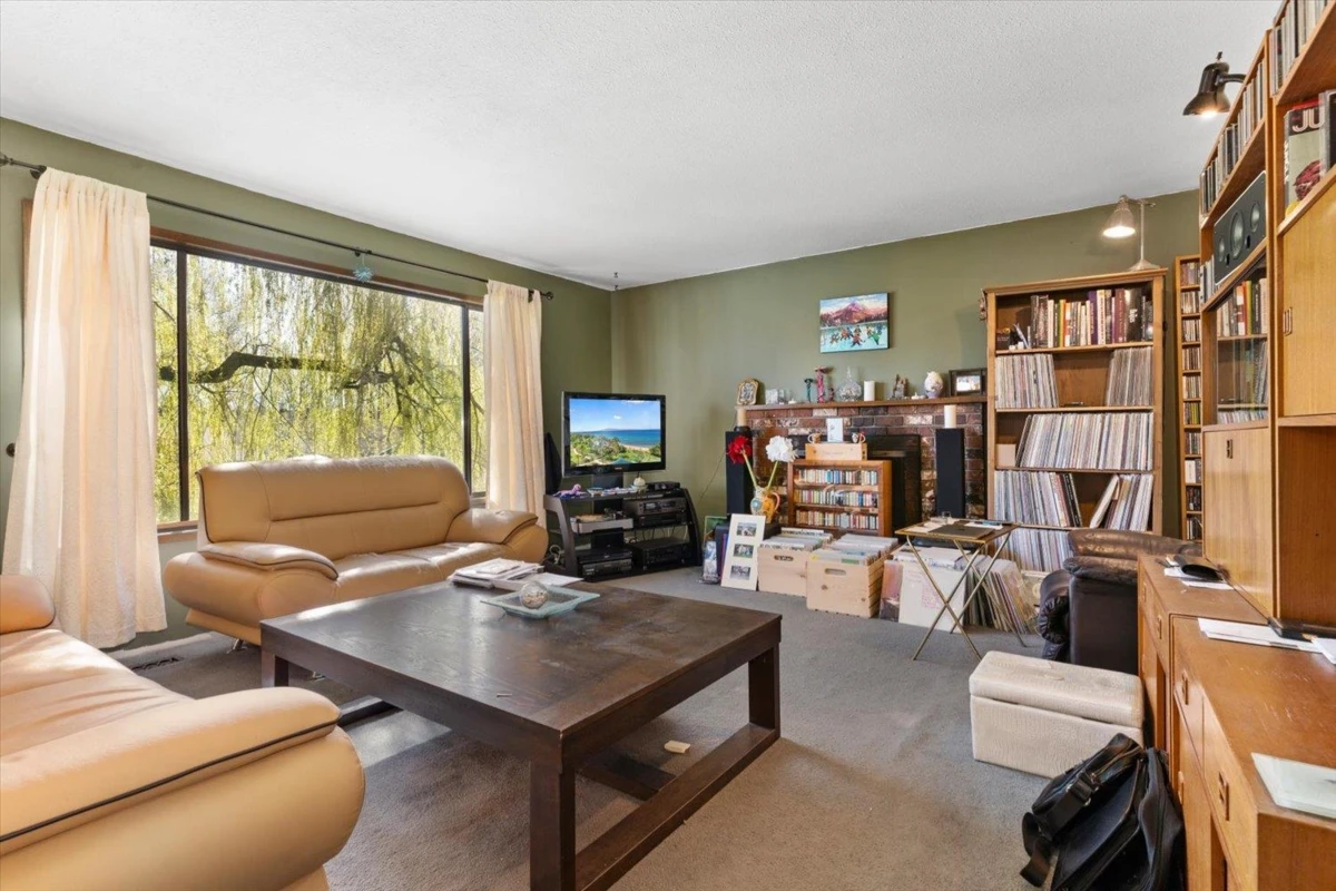 Dining Area Photo of 33380 Wren Crescent, Abbotsford, BC