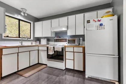 Breakfast Nook Photo of 33380 Wren Crescent, Abbotsford, BC