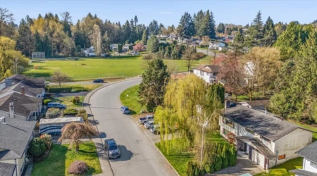 Hot Tub / Spa Photo of 33380 Wren Crescent, Abbotsford, BC
