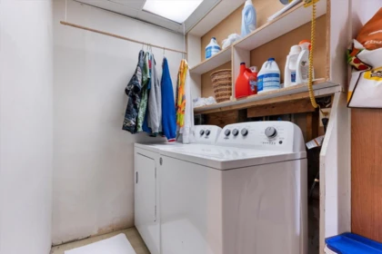 Laundry Room Photo of 33380 Wren Crescent, Abbotsford, BC
