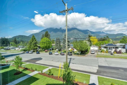 Fitness Center Photo Near 3 558 Park Street, Hope, BC