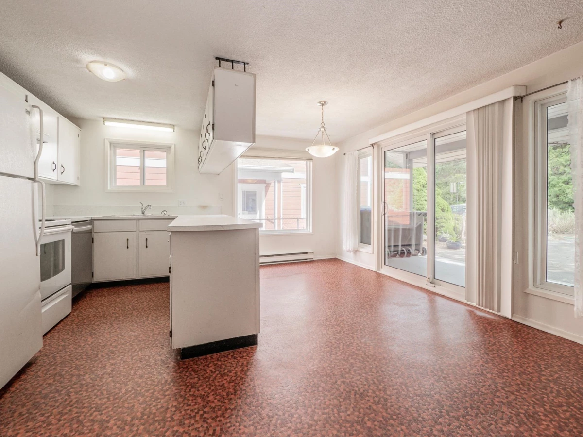 Family Room Photo of 5750 Spindrift Street, Sechelt, BC