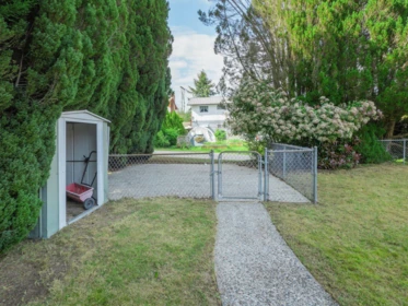 Mudroom Photo of 5750 Spindrift Street, Sechelt, BC