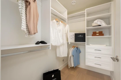Guest Bathroom Photo of 2 3645 Dundas Street, Vancouver, BC