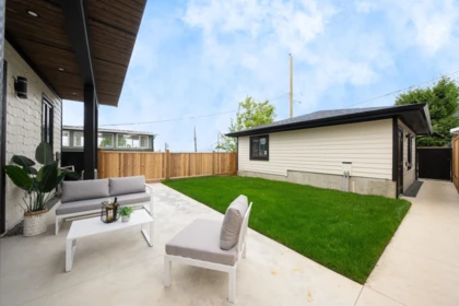 Outdoor Deck Photo of 2 3645 Dundas Street, Vancouver, BC