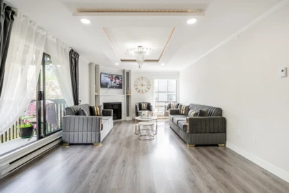 406 9672 134 Street, Surrey, BC, Surrey — Apartment/Condo for sale