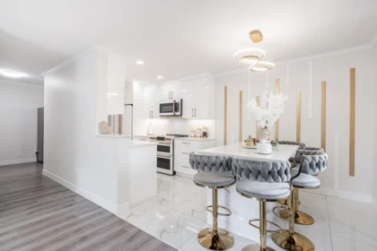Kitchen Island Photo of 406 9672 134 Street, Surrey, BC