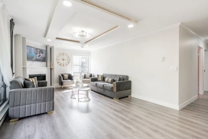 406 9672 134 Street, Surrey, BC, Surrey — Apartment/Condo for sale
