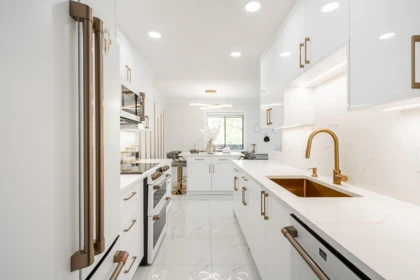 Walk-In Closet Photo of 406 9672 134 Street, Surrey, BC