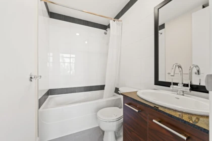 Powder Room Photo of 601 2355 Madison Avenue, Burnaby, BC