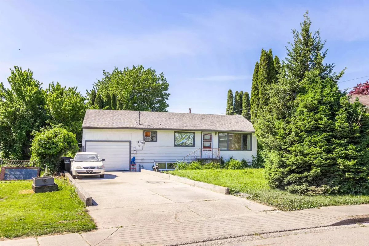 Living Room Photo of 45488 Reece Avenue, Chilliwack, BC