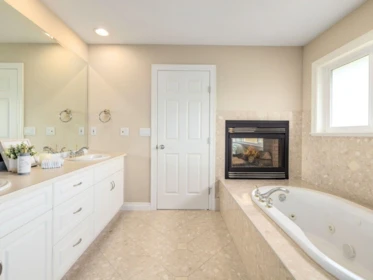 Hallway Photo of 15736 38a Avenue, Surrey, BC