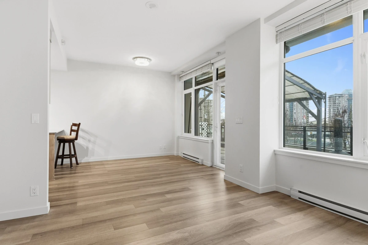 Family Room Photo of 1020 Auckland Street, New Westminster, BC
