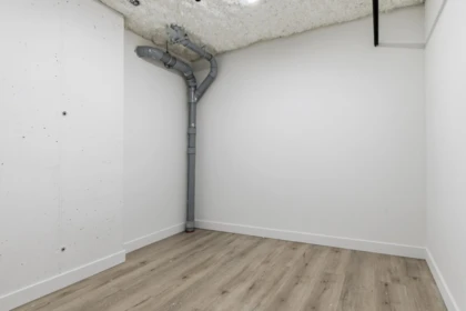 Hallway Photo of 1020 Auckland Street, New Westminster, BC