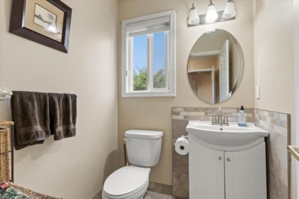 Primary Bathroom Photo of 45436 Dorell Place, Chilliwack, BC