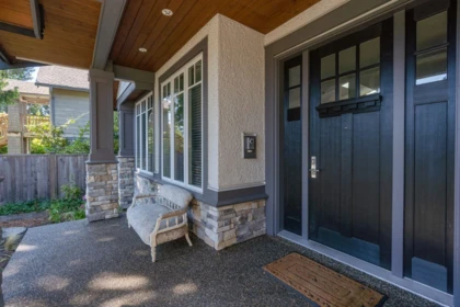 Entry Foyer Photo of 738 E 13th Street, North Vancouver, BC