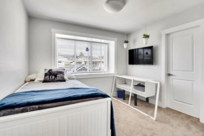 Guest Bathroom Photo of 738 E 13th Street, North Vancouver, BC