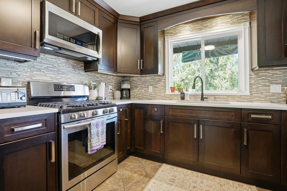 Dining Area Photo of 8953 Hammond Street, Mission, BC