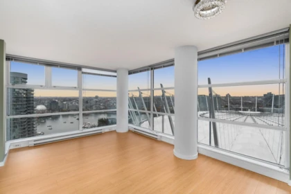 2801 111 W Georgia Street, Vancouver, BC, Vancouver — Apartment/Condo for sale