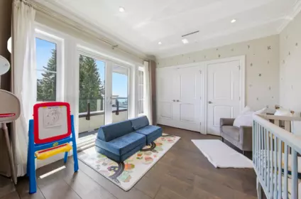 Entry Foyer Photo of 1515 Camelot Road, West Vancouver, BC