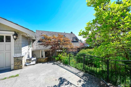 Aerial View of 1444 Sandhurst Place, West Vancouver, BC
