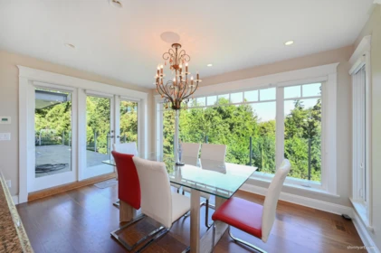Kitchen Island Photo of 1444 Sandhurst Place, West Vancouver, BC