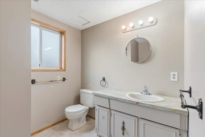 Entry Foyer Photo of 9586 Williams Street, Chilliwack, BC