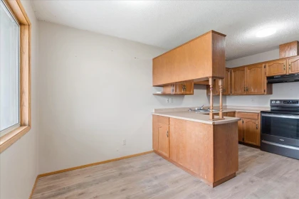Kitchen Island Photo of 9586 Williams Street, Chilliwack, BC