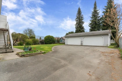 Outdoor Kitchen Photo of 9586 Williams Street, Chilliwack, BC