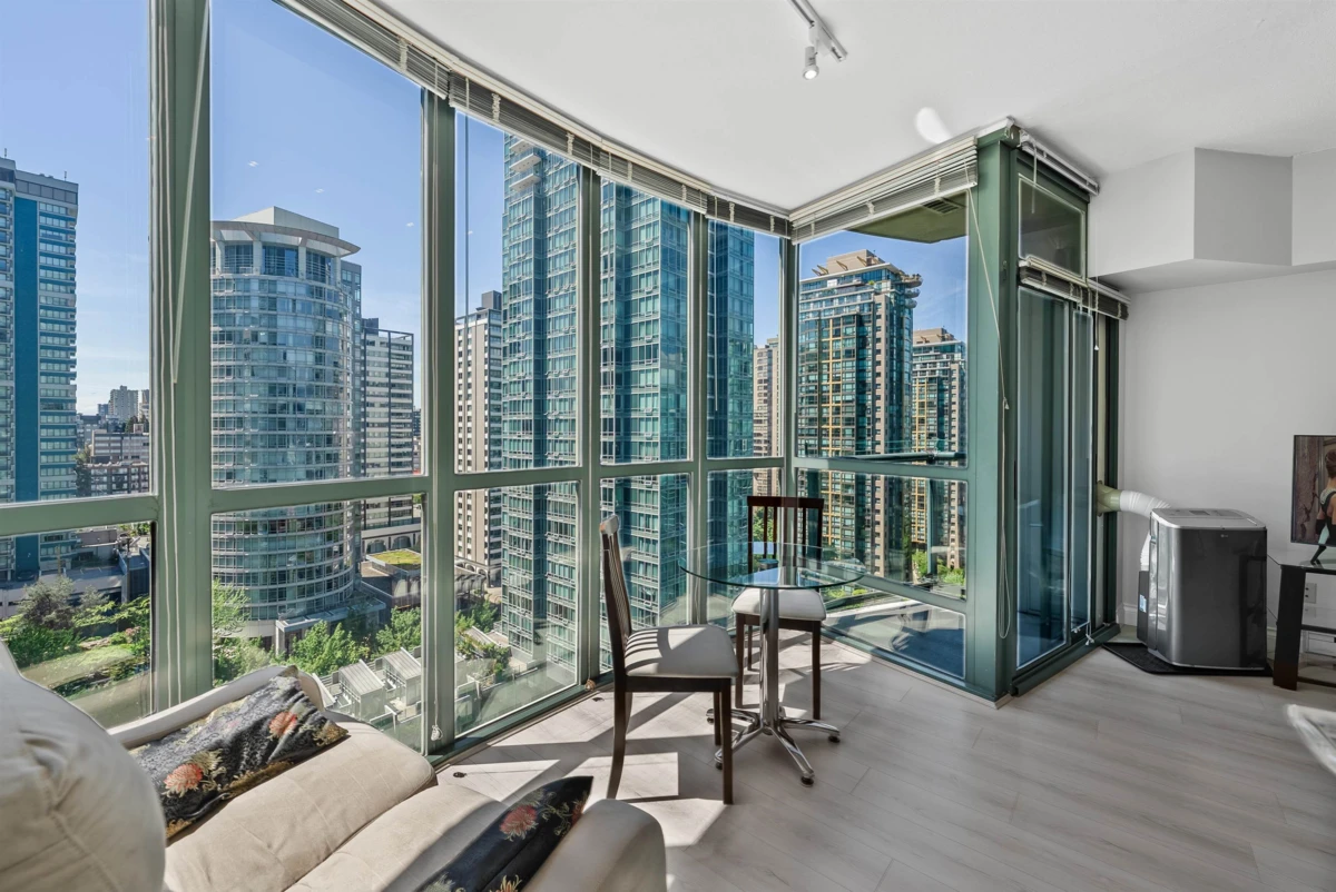 Dining Area Photo of 1703 1239 W Georgia Street, Vancouver, BC