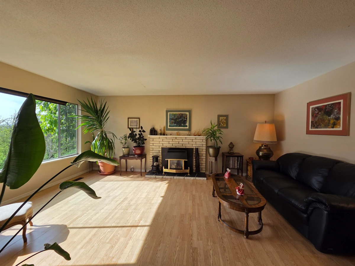 Dining Area Photo of 5185 234 Street, Langley, BC