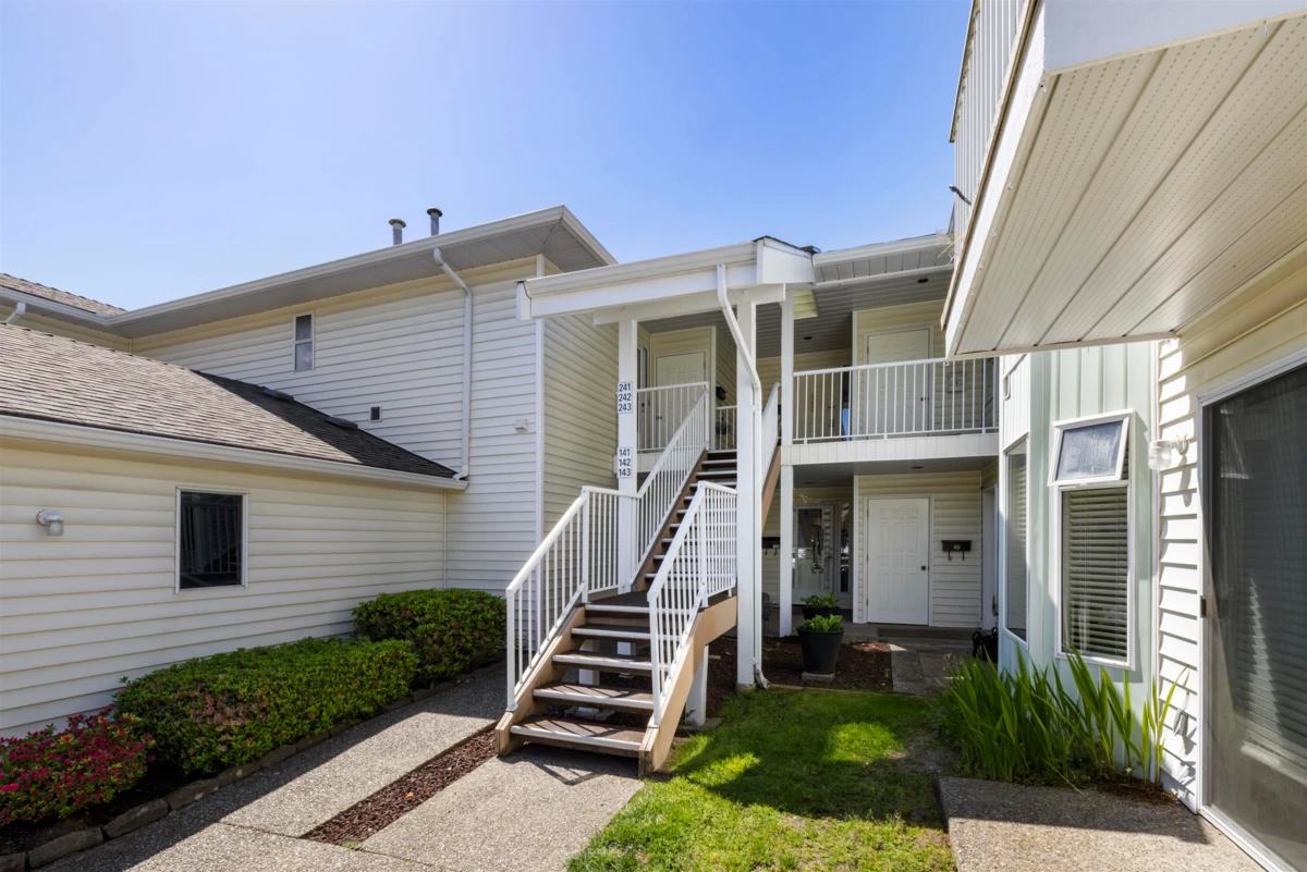 Family Room Photo of 241 7156 121 Street, Surrey, BC