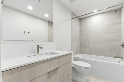 Primary Bathroom Photo of 303 3590 W 39th Avenue, Vancouver, BC