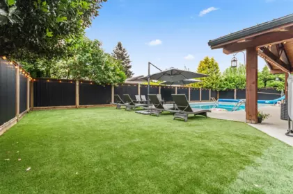 Swimming Pool Photo of 45148 Insley Avenue, Chilliwack, BC