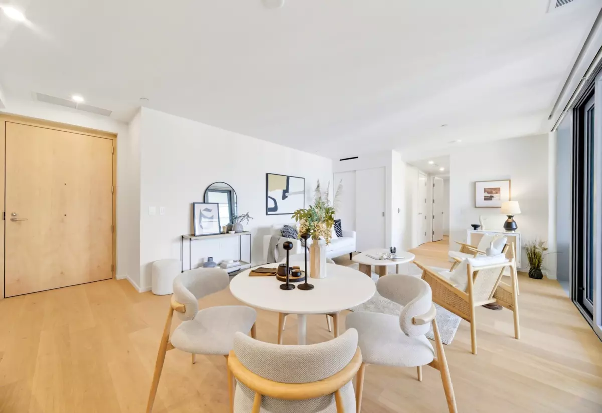 Family Room Photo of 3202 1568 Alberni Street, Vancouver, BC