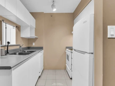 206 3489 Ascot Place, Vancouver, BC, Vancouver — Apartment/Condo for sale