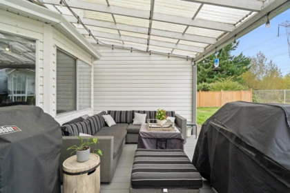 Mudroom Photo of 32345 Clinton Avenue, Abbotsford, BC