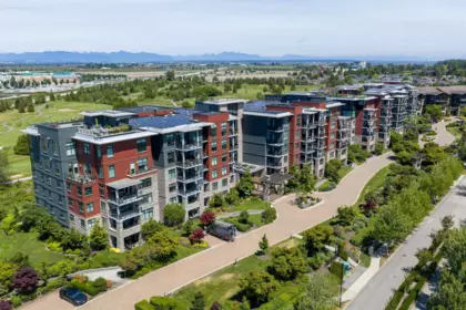 Backyard Photo of 102 5011 Springs Boulevard, Tsawwassen, BC