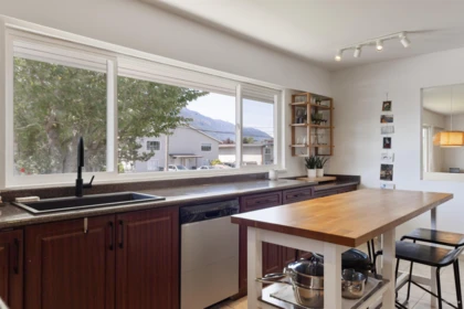 Kitchen Photo of 40322 Diamond Head Road, Squamish, BC