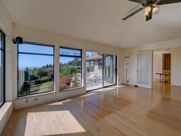 Walk-In Closet Photo of 5170 Ridgeview Drive, Sechelt, BC