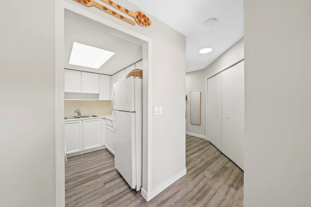 Dining Area Photo of 112 1341 George Street, White Rock, BC