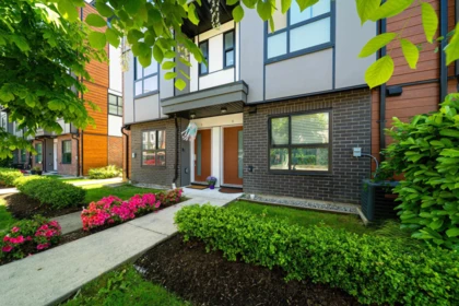 8 19760 55 Avenue, Langley, BC, Langley — Townhouse for sale