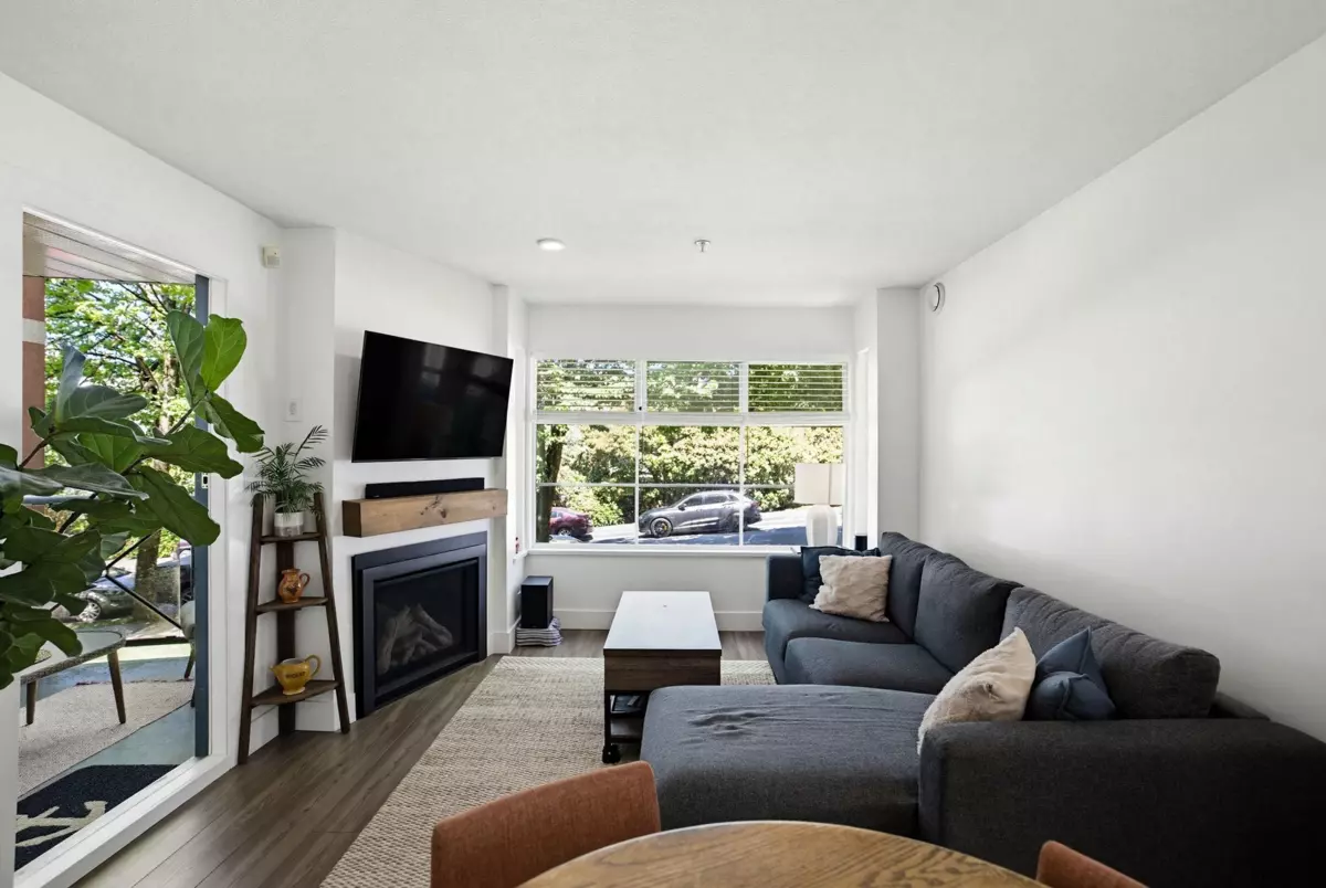 Living Room Photo of 206 2388 Triumph Street, Vancouver, BC