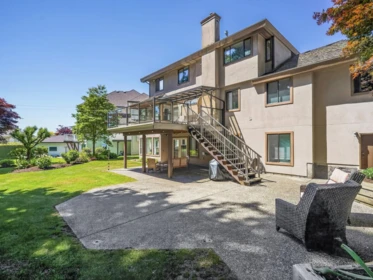 Garden / Landscaping Photo of 2304 Kugler Avenue, Coquitlam, BC