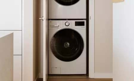 Walk-In Closet Photo of 501 485 W 42ND AVENUE, Vancouver BC V5Y 2T3