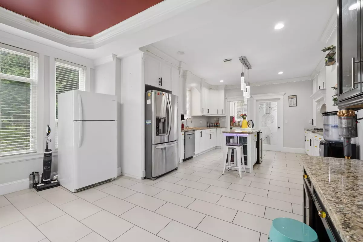 Family Room Photo of 5840 134 Street, Surrey, BC