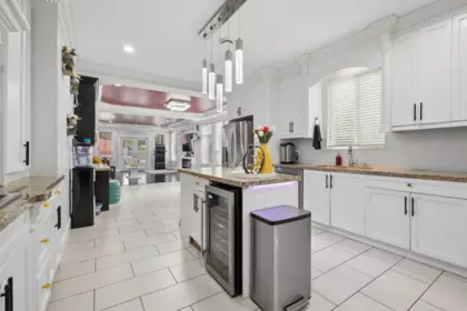 Kitchen Island Photo of 5840 134 Street, Surrey, BC