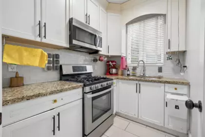 Kitchen Photo of 5840 134 Street, Surrey, BC